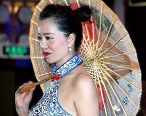 成人穿旗袍的视频,成人风采瞬间捕捉-第1张图片-草莓视频深夜 成人穿旗袍的视频,成人风采瞬间捕捉-第1张图片-草莓视频深夜