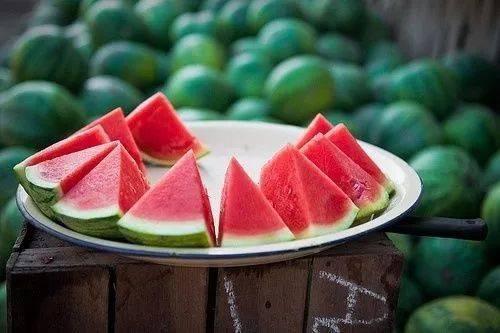 西瓜造型成人教程视频,跟随教程视频打造独特西瓜造型-第1张图片-草莓视频深夜