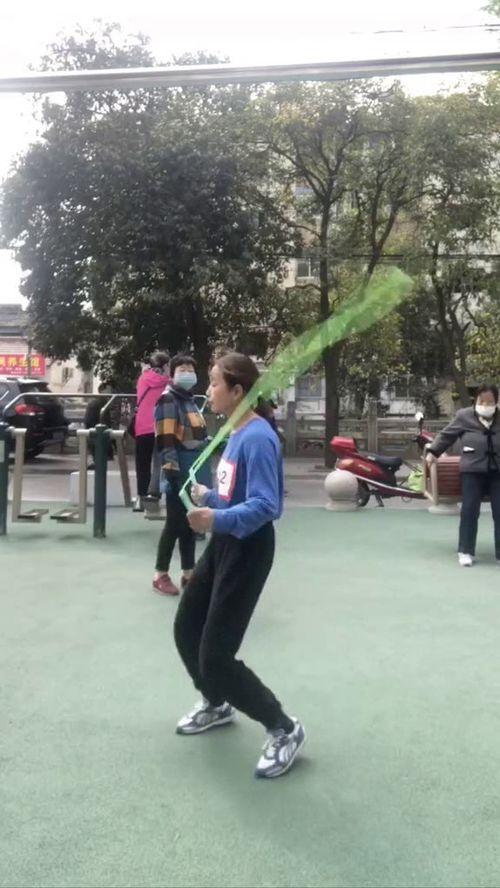 成人跳绳脚步训练视频,跟随视频轻松掌握技巧-第2张图片-草莓视频深夜 成人跳绳脚步训练视频,跟随视频轻松掌握技巧-第2张图片-草莓视频深夜