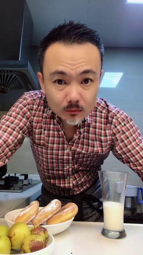 成人吃狗粮视频播放,成人吃狗粮视频走红网络现象解析-第3张图片-草莓视频深夜