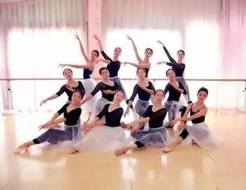 关山成人舞蹈视频教学-第1张图片-草莓视频深夜