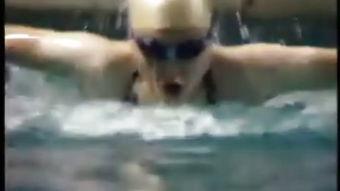 成人游泳蝶泳教学视频,轻松掌握蝶泳技巧全解析-第1张图片-草莓视频深夜