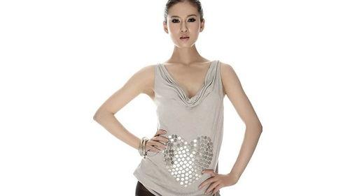 成人旗袍模特秀视频网站,成人旗袍模特秀精彩瞬间回顾-第2张图片-草莓视频深夜