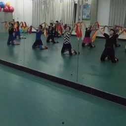 成人筷子舞蹈视频独舞,成人独舞的艺术演绎-第1张图片-草莓视频深夜